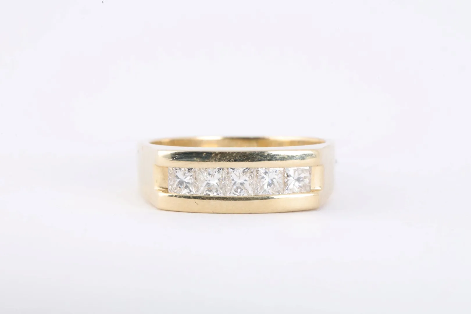 14k Yellow Gold 0.20tcw Diamond Wedding Band Size 8.5 (7.11g.)