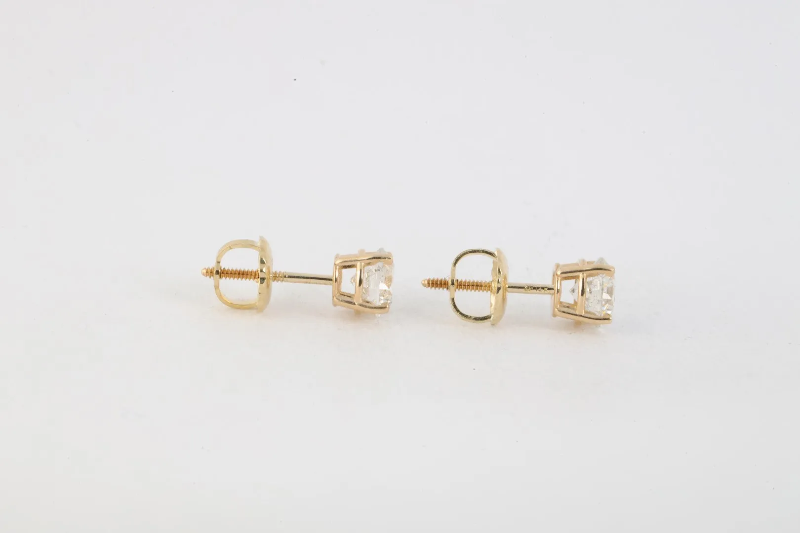 14k Yellow Gold 0.90tcw Diamond Stud Earrings (0.91g.)