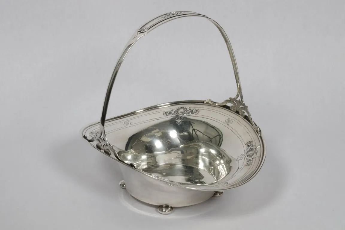 Antique International Silver Co. Sterling Silver Basket with Fixed Handle (393.7g)