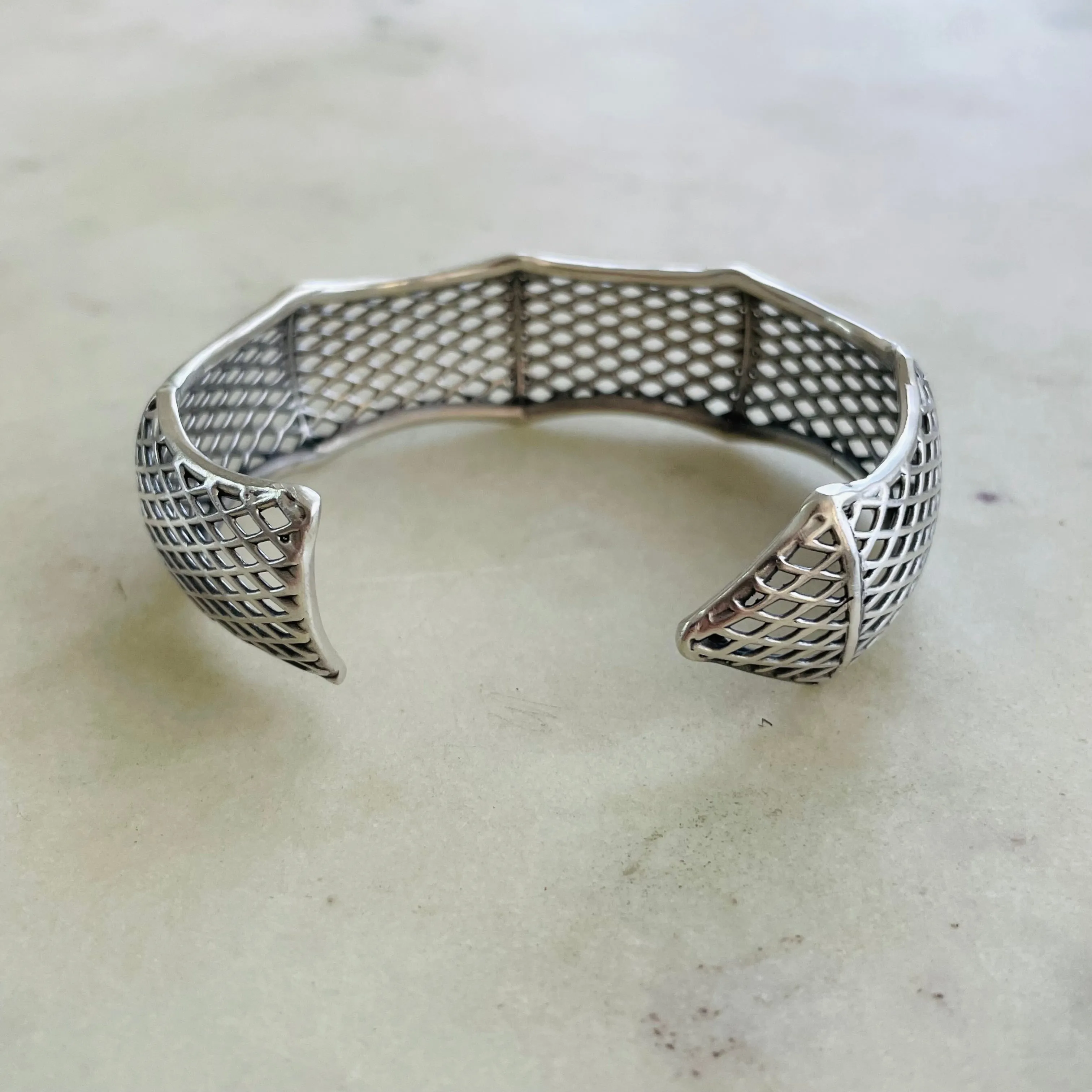 HOOP NET CUFF