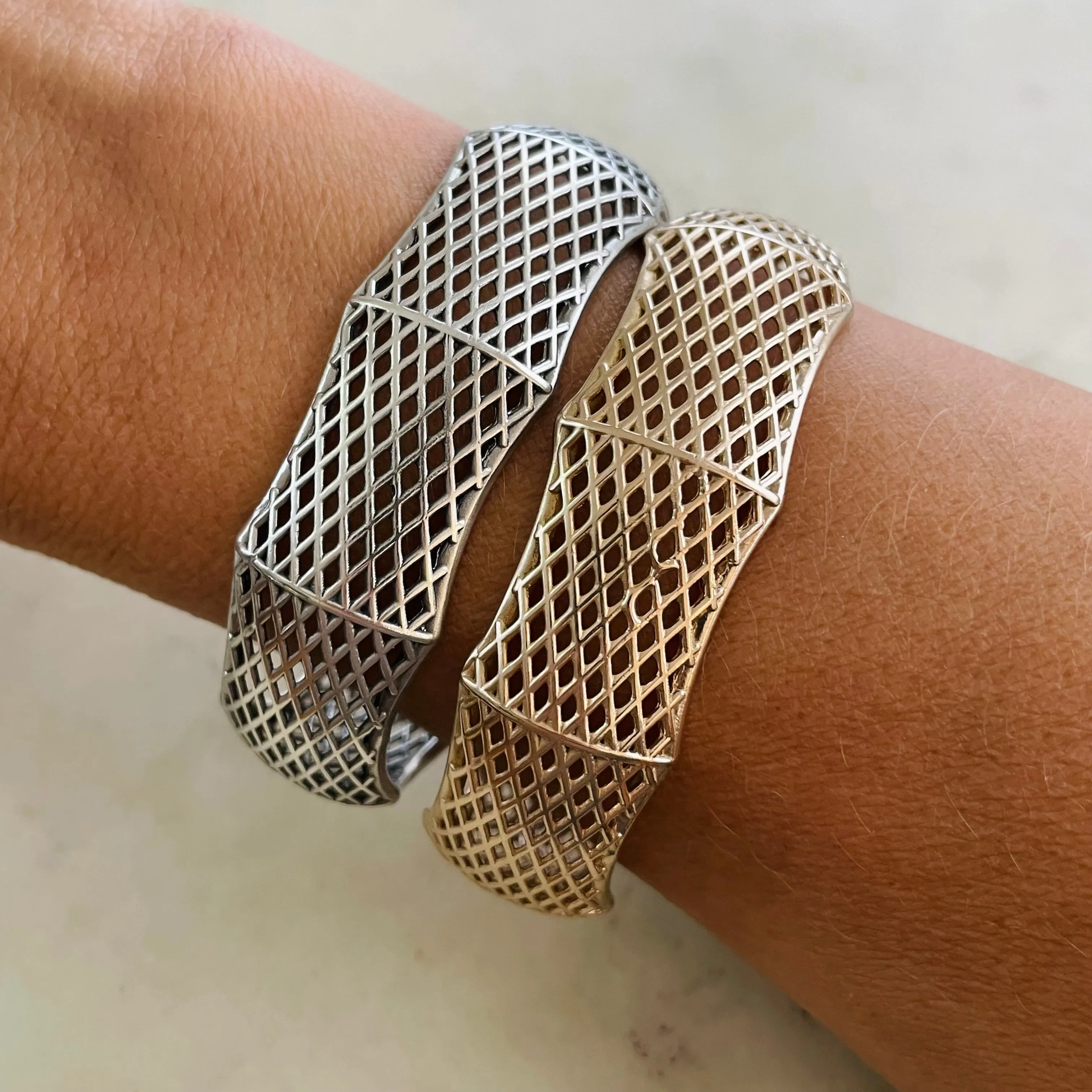 HOOP NET CUFF