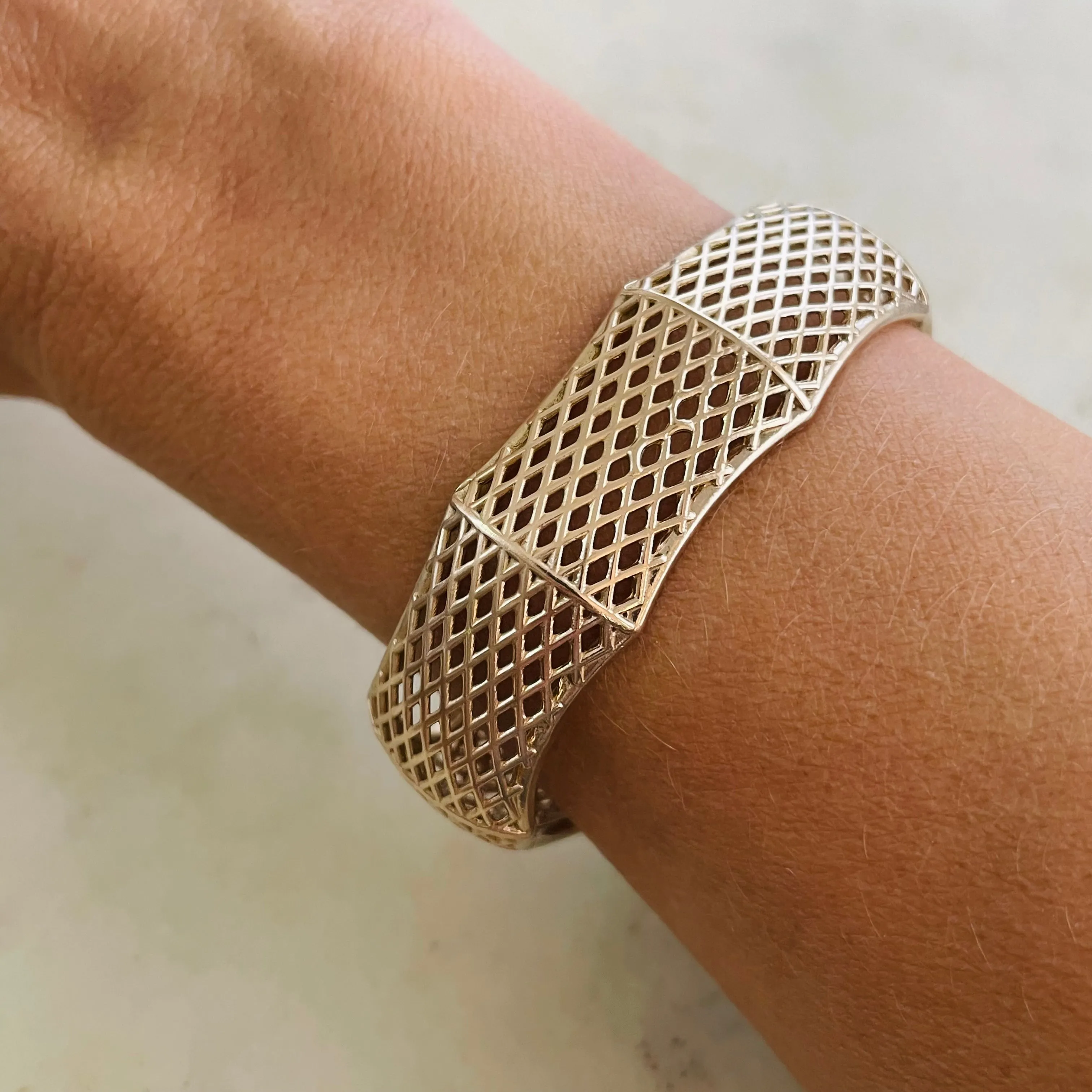 HOOP NET CUFF