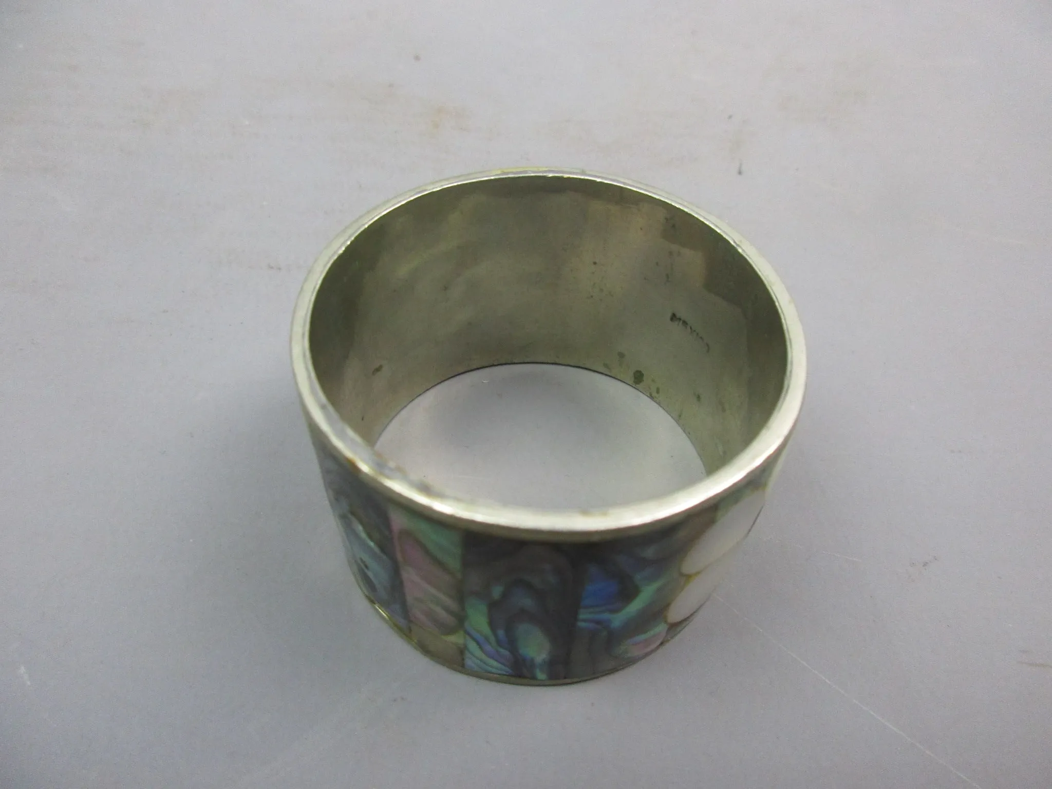 Mexico Sterling Silver Abalone Inlaid Floral Design Napkin Ring Vintage c1970