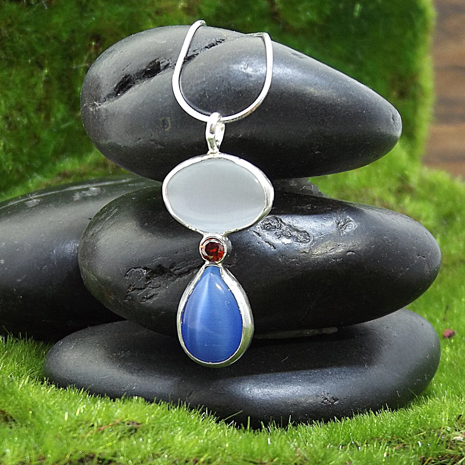 Red, White, and Blue Fiber Optic Cat’s Eye Necklace for Protection and Luck