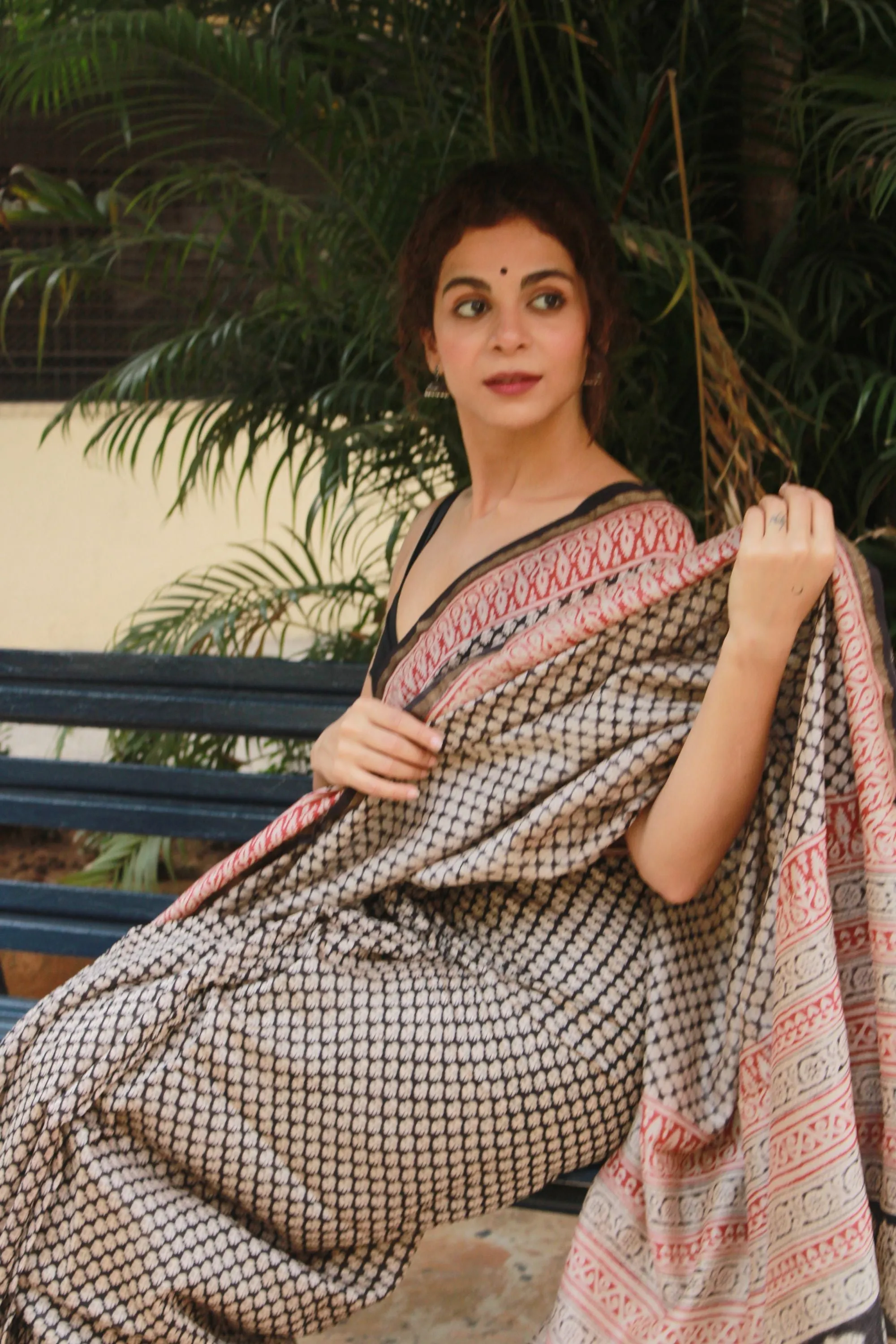 Roheda Buta black Syahi Begar Chanderi Saree