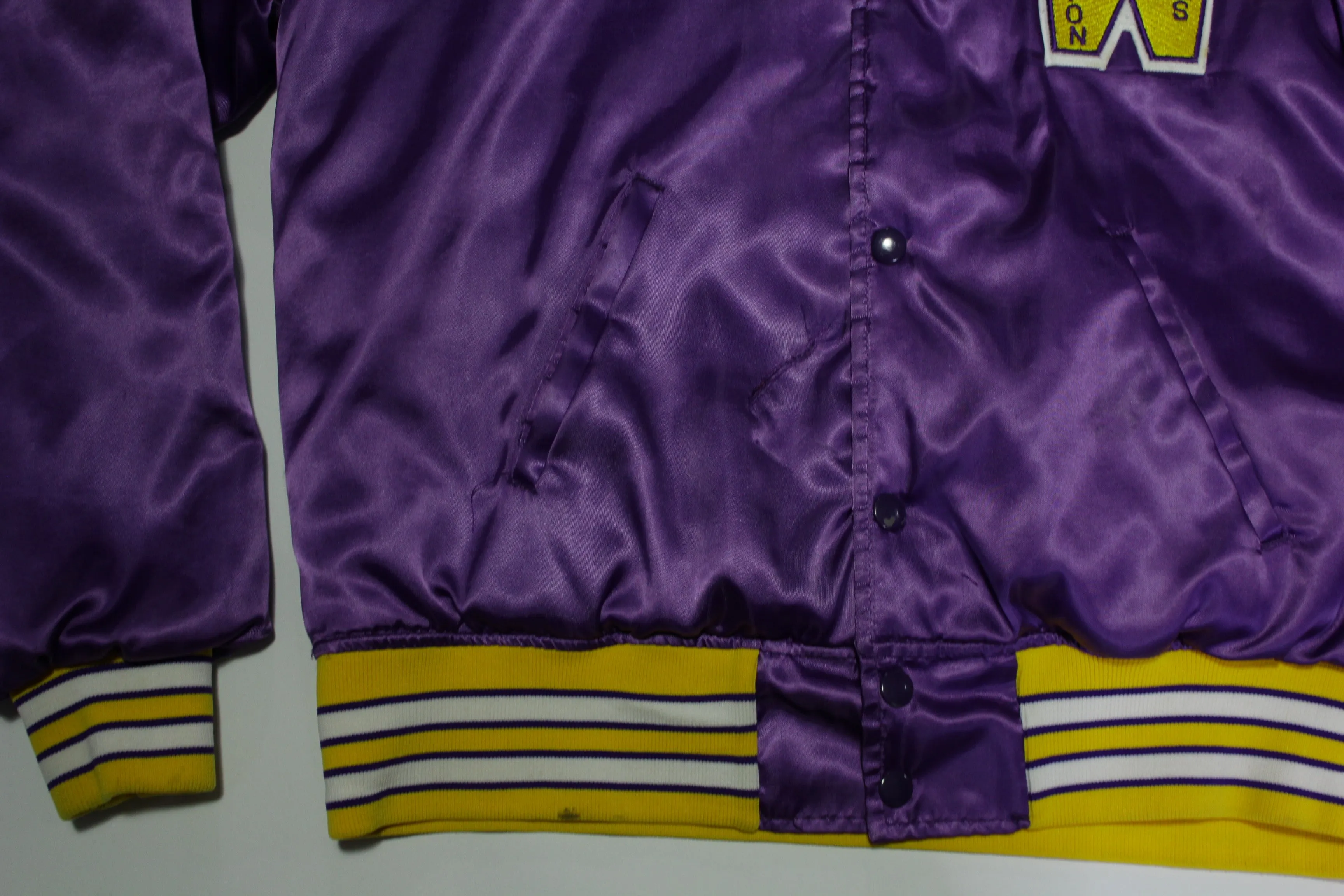 University of Washington Huskies UW Vintage 80's Quilt Lined Satin Coaches Jacket